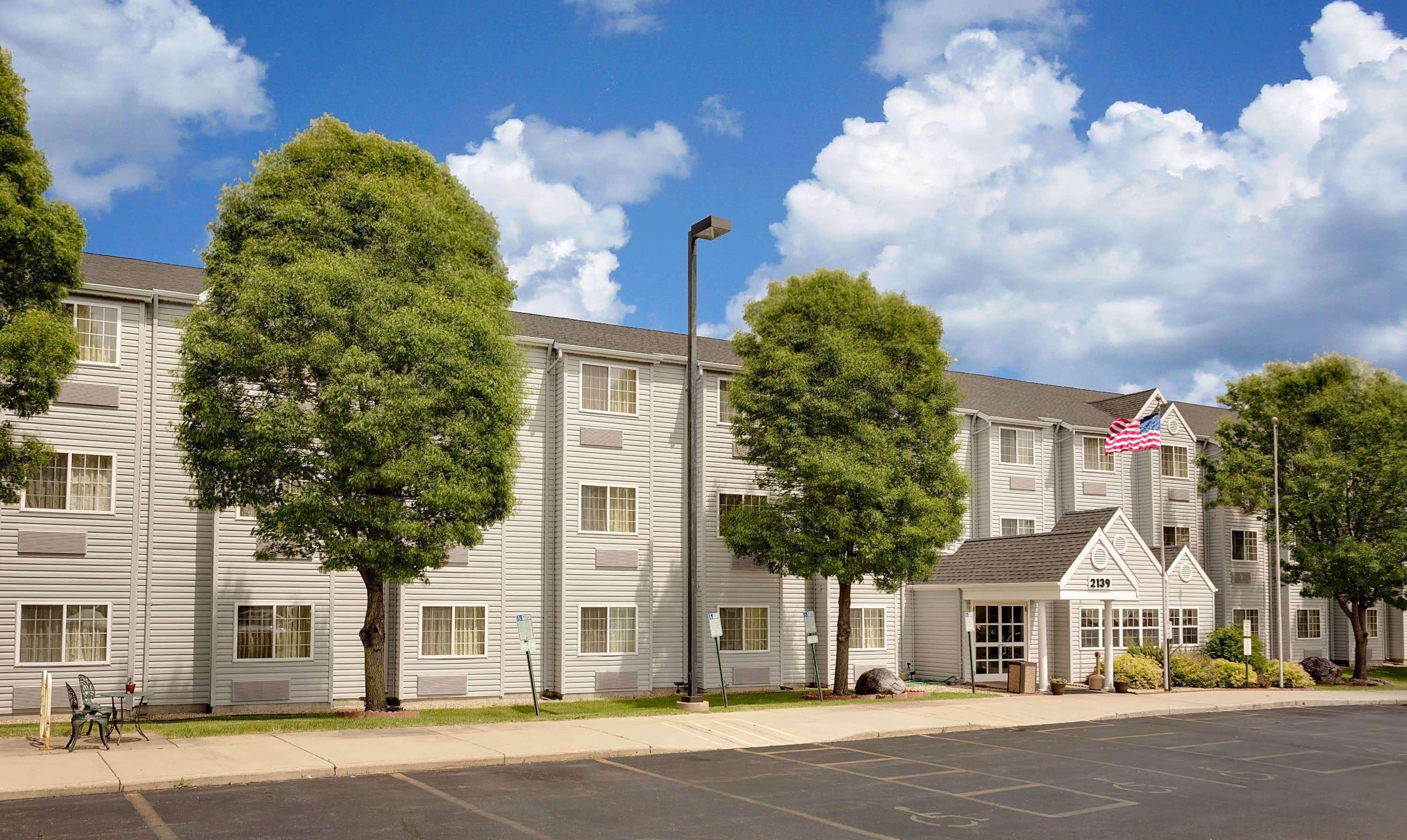 Microtel Inn & Suites By Wyndham Madison East Exterior foto