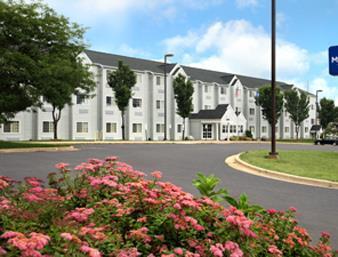 Microtel Inn & Suites By Wyndham Madison East Exterior foto